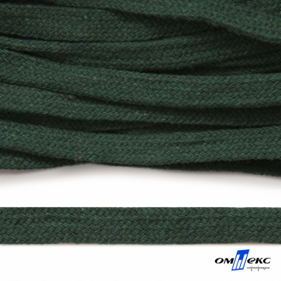 Шнур плетеный d-8 мм плоский, 70% хлопок 30% полиэстер, уп.85+/-1 м, цв.1016-т.зеленый - купить в Артеме. Цена: 742.50 руб.